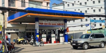 Bác căn góc 2MT Ung Văn Khiêm, Phường 25 , Bình Thạnh, DT 20 x 40m, HĐT 240 tr/t