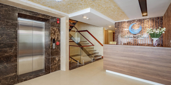 Tòa nhà 8 tầng Linh Lang, ô tô tránh vỉa hè 2 bên, 5m ra phố, 95m2, MT 6.5m