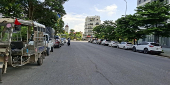 Trung tâm Trâu Quỳ -bán đất thổ cư lô góc 109m2 mtien 5m2 nở hậu đường 13m.09828