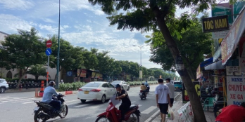 Bán nhà 197m2(Ngang 7.6M), Thu 25Tr/th, HXH, Lê Văn Việt, Q9. Giá 8 Tỷ