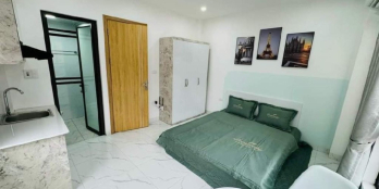 Hiếm: Siêu phẩm CCMN khu VIP Xuân Thuỷ - lô góc - 105m - 18.3 tỷ