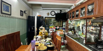 GIẢM 550TR GIÁ - CÒN 5.4 TỶ -GẦN MẶT TIỀN -- ĐÚC BÊ TÔNG KIÊN CỐ 4 TẦNG -- 4 PN