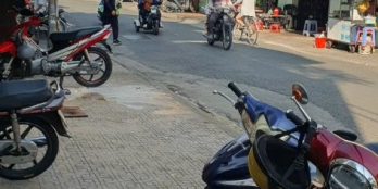 Bán Nhà Mặt Tiền Xóm Đất Kinh Doanh Sầm Uất.