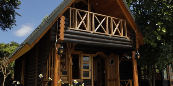 Làng Oa Bảo Lộc - Khoa Lâm Group phát triển cộng đồng nhà gỗ ven suối.