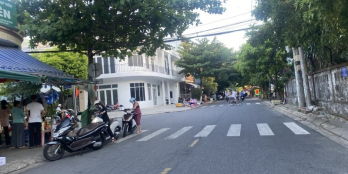 Bán nhà mặt tiền Nguyễn Trung Trực,Sơn Trà,kinh doanh tốt chỉ 5.x