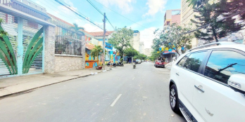 Bán nhà cũ tiện xây mới CN 214m2 MT đường số Q7