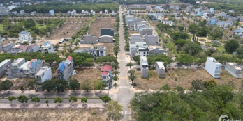 Bán Đất Villa 10x25 Đường 8m, Hướng Đông, Đất trong KDC đối diện trường Cấp 2