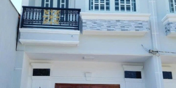 nhà 1 trệt , 1 lầu , giá rẻ yêu thương