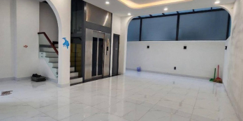 Nhà phố Hoàn thiện có thang máy 5 tầng, máy lạnh nhà đẹp