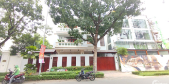 Cho thuê nhà mặt tiền Nguyễn Đình Chiểu Quận 3 kế Quận 1 12x35 trệt 3 lầu