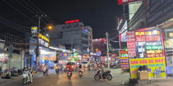 Nhà đẹp quận 9 hiệp phú sở hửu  đầy đủ tiện ích không thiếu thứ chi.