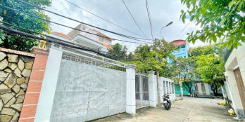 Nhà cấp 4 đường 12 m, hẻm 9 Trần Trọng cung P Tân Thuận đông Q 7. DT 10,8x23m