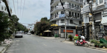 Bán nhà HXH ngay Emart Phan Huy Ích - 130m2 - ngang lớn 7m dài 22m - 8,7 tỷ TL