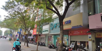 Bán nhà mặt phố Lạc Long Quân. Vị trí đắc địa, Vỉa hè KDoanh, Siêu Hiếm. 55m*7t