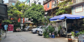 Căn Hộ tập thể tầng 1 Hồ Tùng Mậu. KDoanh đẹp, Ô tô đỗ sân. Dt 80m, mt 4m, 3.3ty