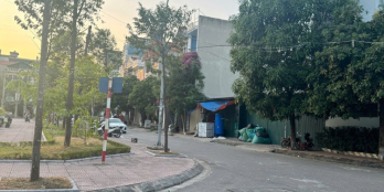  SIÊU PHẨM GIÁ TỐT – NHÌN THẲNG CÔNG VIÊN, VƯỜN HOA – CÁCH CHỢ GIA BÌNH 50M!