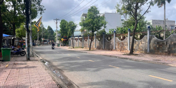 Bán căn biệt thự góc 2 mặt tiền cực đẹp ngày trung tâm Biên Hòa, 11x37 nỡ hậu !