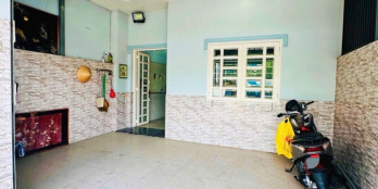 Bán nhà 3 tầng 157m2.Tặng 3 phòng trọ,ngay Linh Xuân,Thủ Đức, hẻm xe tải ,SHR.