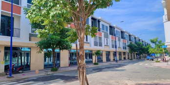 Nhà phố xây sẵn sổ hồng hoàn công 1 trệt 2 lầu 3PN 3WC giá chỉ từ 2ty99 đã VAT