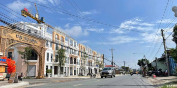 CHỈ 1,38TỶ VAY BANK 70% SỞ HỮU SHOPHOUSE 3 LẦU MẶT TIỀN  ĐIỂM HOT QL50B