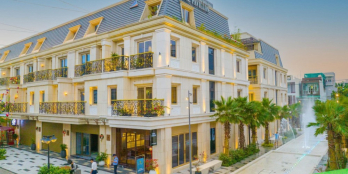 CHÍNH CHỦ BÁN NHÀ PHỐ 4,5 TẦNG REGAL PAVILLON FULL NỘI THẤT DÒNG TIỀN 45 TRIỆU