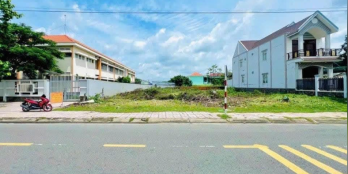 BÁN 5 SÀO(20x150=4.968M2)SHR,NỞ HẬU 92M CÁCHQL200M,GIÁ 750tr,bán lẻ 185 tr/s,sát