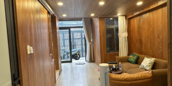 HẺM XE TẢI ĐẬU TRƯỚC NHÀ - NỘI THẤT GỖ CAO CẤP - THANG MÁY TẬN NƠI - VỊ TRÍ VÍP