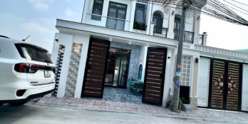 Nhà MT Nguyễn Hữu Trí. ngay chợ. 5x20. 1 lầu 3 PN