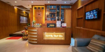 Bán khách sạn MT Cộng Hòa, Phường 13 Q Tân Bình, DT 6 x 25m, HĐT 150 triệu/tháng