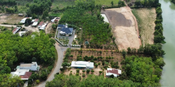 Chính chủ bán gấp lô đất 800m2 view sông, sổ hồng riêng trung tâm thị trấn,550TR