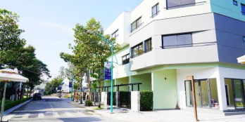 Nhà phố 3 tầng hoàn thiện 76,5m2,gara ô tô, shr, đối diện công viên, trường học.