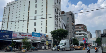 Bán khuôn đất lớn khan hiếm MT Nguyễn Cửu Vân, P 17, Q Bình Thạnh, DT 30 x 32m