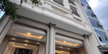 Bán tòa nhà căn hộ dịch vụ cao cấp tại Nguyễn Văn Linh, Q7, 2300m2 view nhìn Q1