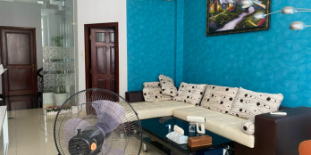 cần bán gấp nhà hẻm xe hơi đường nơ trang long, đầy đủ nội thất.