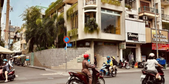 Bán nhà góc 2MT Hai Bà Trưng đối diện nhà thờ Tân Định, Q1, DT 8,5 x 25m, HĐT 35