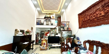 RỘNG ĐẸP- GIÁ RẺ-BÁN NHÀ 4.2 X 15- 2 TẦNG- SÁT MẶT TIỀN PHẠM VĂN BẠCH - TÂN BÌNH