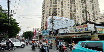 Bán nhà ngang 5m Phan Huy Ích xe hơi ngủ nhà 70m2 4 lầu BTCT gần chợ 8.5 tỷ