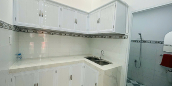 Nhà rộng 2 tầng, cạnh mặt tiền Trường Chinh, 3.75 tỷ