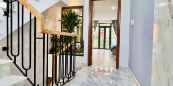 Siêu phẩm 5 lầu có T.máy ngang 5m 60m2 ngay siêu thị Emart Phan Huy Ích 9.8 tỷ