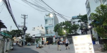 Nhà Sân Vườn – 3PN – Sổ Vuông Đẹp – Gần Khu Ăn Uống Kinh Doanh Phước Long B -6T