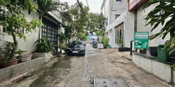 HIẾM -  BÌNH THẠNH  - HẺM Ô TÔ  VÀI BƯỚC RA MẶT TIỀN NGUYỄN XÍ, 50M2 x 3 TẦNG