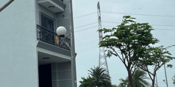 Chính chủ cần bán nhà vị trí cực đẹp khu trong khu dân cư giá 2ti 5