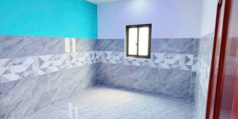 Cần bán nhanh nhà ngay chợ Bình Chánh, diện tích 100m2, có thể dọn vào ở ngay