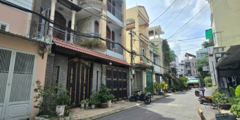 GIẢM 2 TỶ- BÁN NHANH VILLA Phố Tân Phú-DT 8x15- 3 Lầu- Mái Ngói-chỉ nhỉnh 17 Tỷ