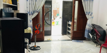 Nhà Chính Chủ. Sổ Hồng Riêng. Trệt 3 Lầu. Giá: 5.8 tỷ