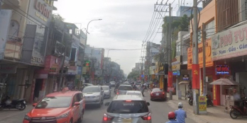 13 tỷ mặt tiền đường CMT8 Tân Bình kinh doanh đa ngành nghề tiệm vàng....