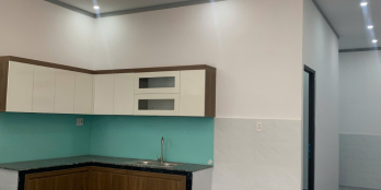 Cần bán nhà 1trệt 1 lầu, sau lưng trường tiều học Thạnh Phú.