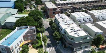 1 trong 3 căn Cát Tường J - Home có view trực diện khu hồ bơi, 3,99 tỷ, 3 tầng