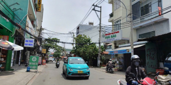 Chỉ 4 TỶ 3 – Nhà 2 tầng BTCT kiên cố – Vị trí cực kỳ đắc địa ngay Phạm Văn Đồng