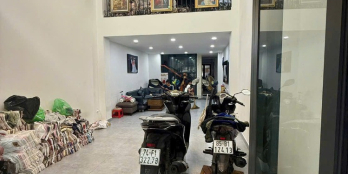 Nhà VIP Trịnh Đình Trọng (4.1x21m nở hậu) Nhà 3 Lầu Mới 99%, Thang Máy